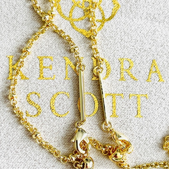 KENDRA SCOTT Ansley Heart Pendant Necklace In Rose Quartz - Picture 5 of 16